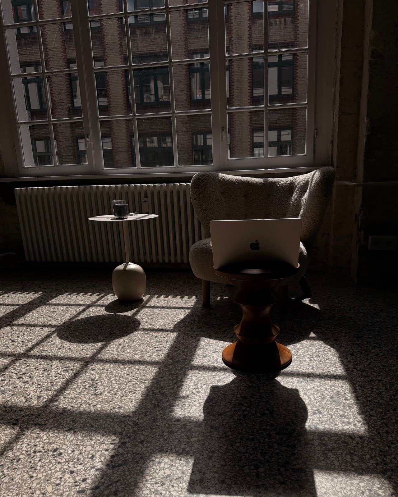G02, window seat in afternoon light